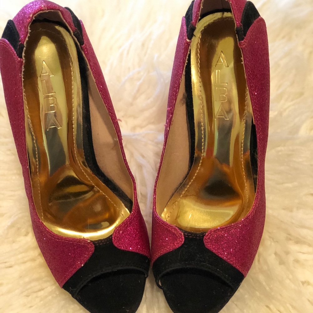 Hot pink glitter and Gold high heels!
